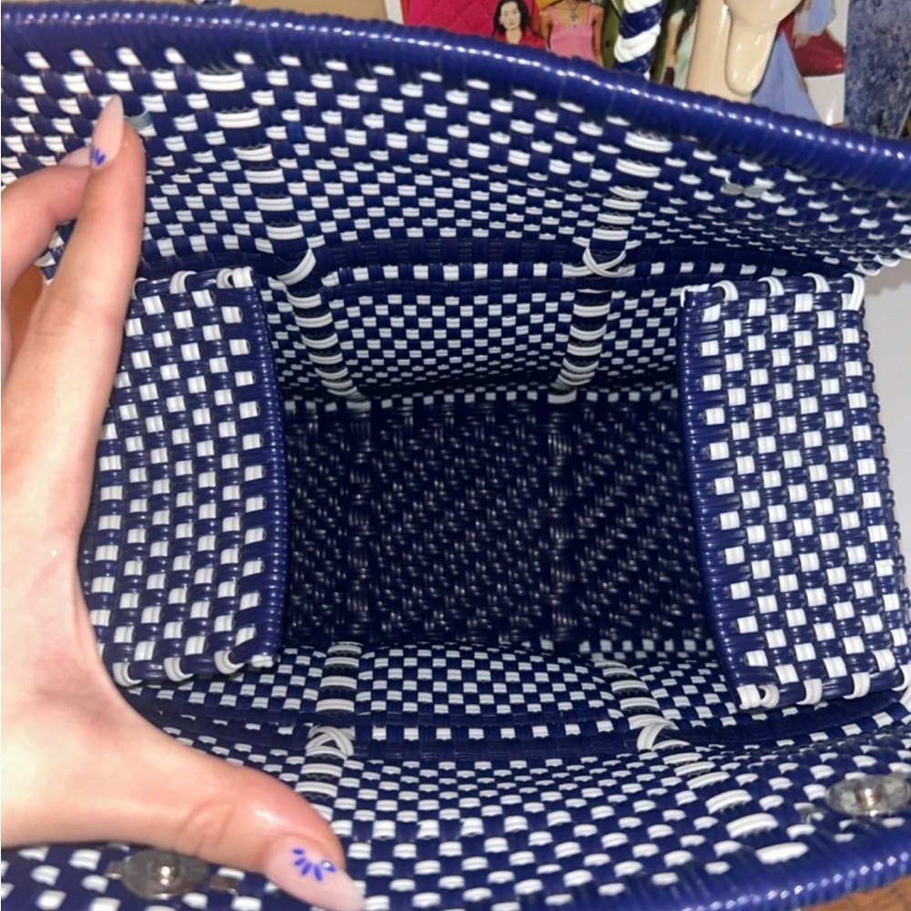 Un Pueblo bonbon mini bag Navy and White Woven Tote Bag - Picture 3 of 4